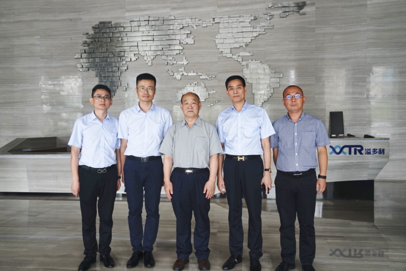 1627820249180012.jpg 與王理事長合影.jpg